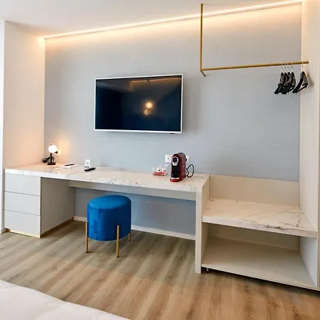 Ξενοδοχείο Riva Palace 4*