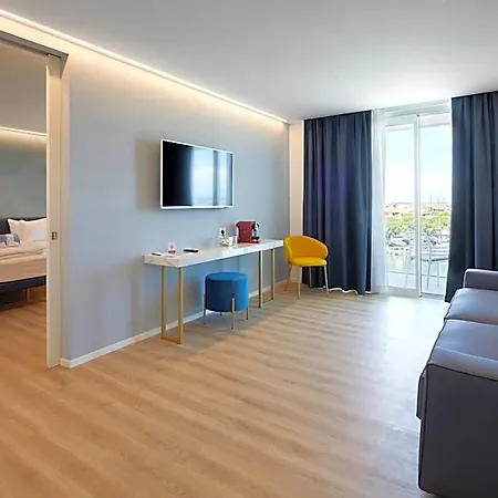 Riva Palace Ξενοδοχείο 4*